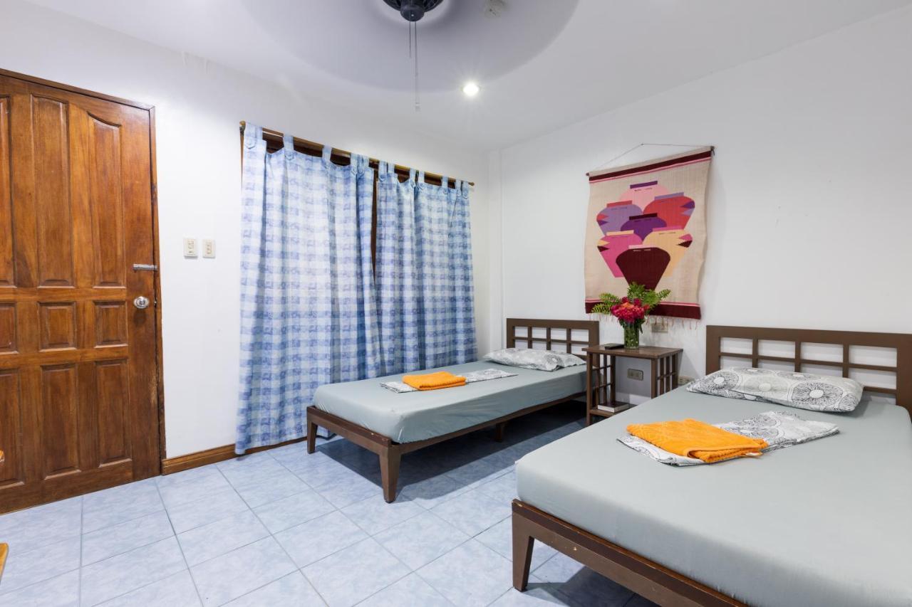 Marina Village Moalboal Extérieur photo