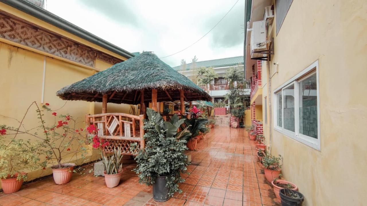 Marina Village Moalboal Extérieur photo