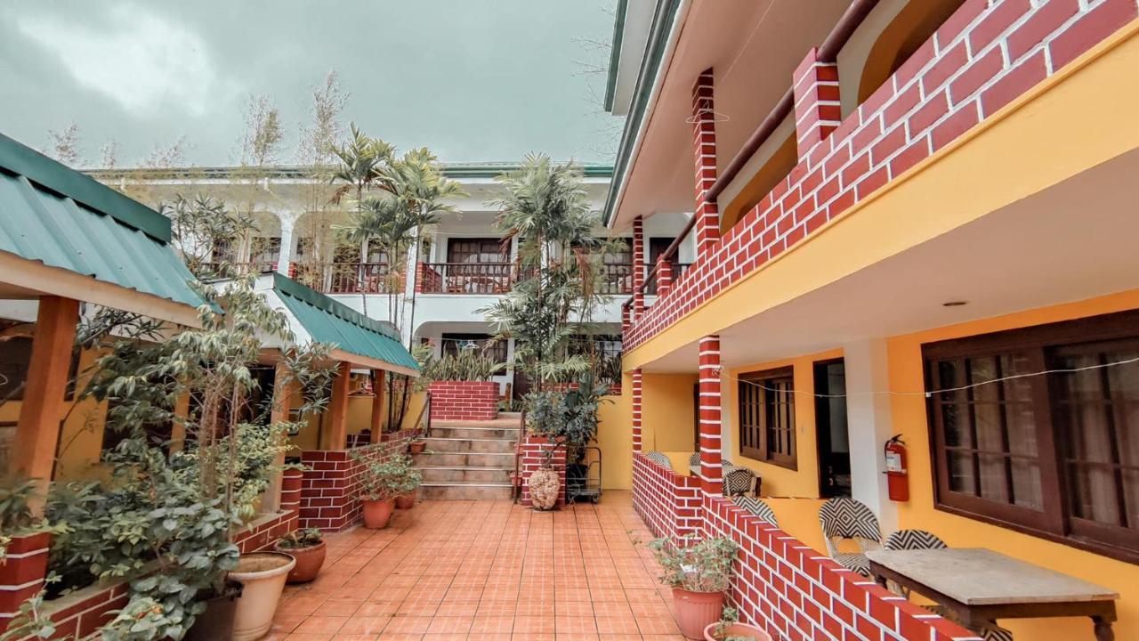 Marina Village Moalboal Extérieur photo