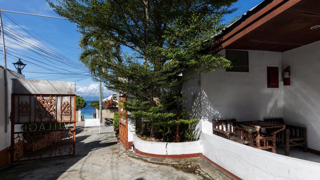 Marina Village Moalboal Extérieur photo