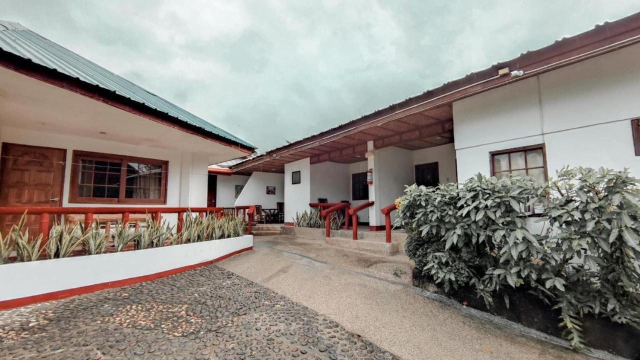 Marina Village Moalboal Extérieur photo