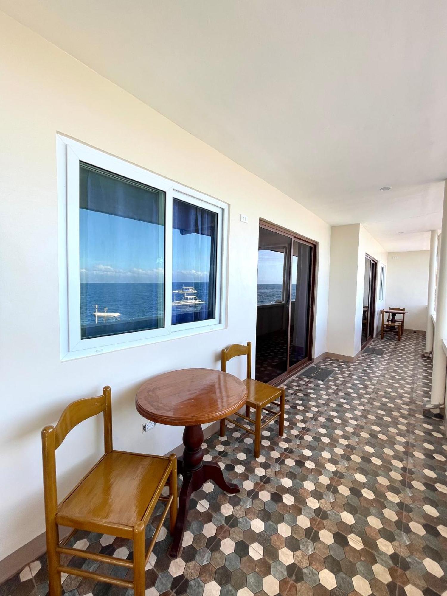Marina Village Moalboal Extérieur photo
